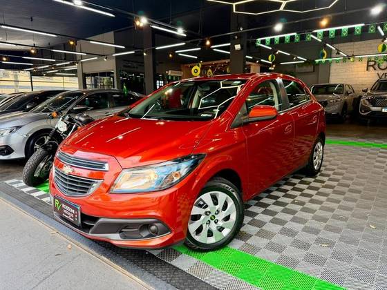 CHEVROLET ONIX 1.4 MPFI LT 8V FLEX 4P MANUAL CHEVROLET ONIX 1.4 MPFI LT 8V FLEX 4P MANUAL